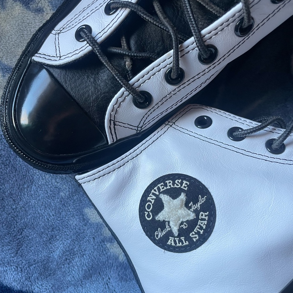 Stylish Black and White High-Top Sneakers - Picture 4 of 7